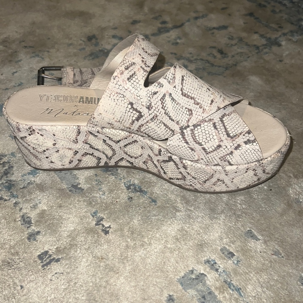 Society a muse shoes/sandals